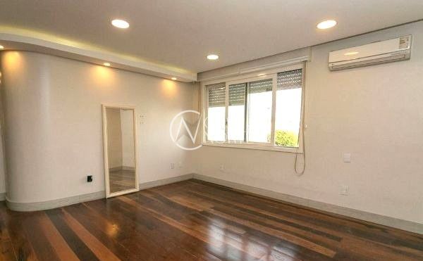 Cobertura à venda com 3 quartos, 202m², 1 suíte, 1 vaga, Rua Silva Só no bairro Santa Cecília em Porto Alegre