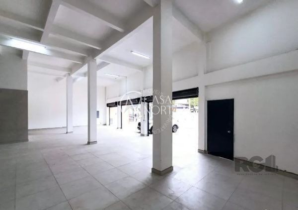 Loja à venda , 530m², Avenida Assis Brasil no bairro Passo da Areia em Porto Alegre