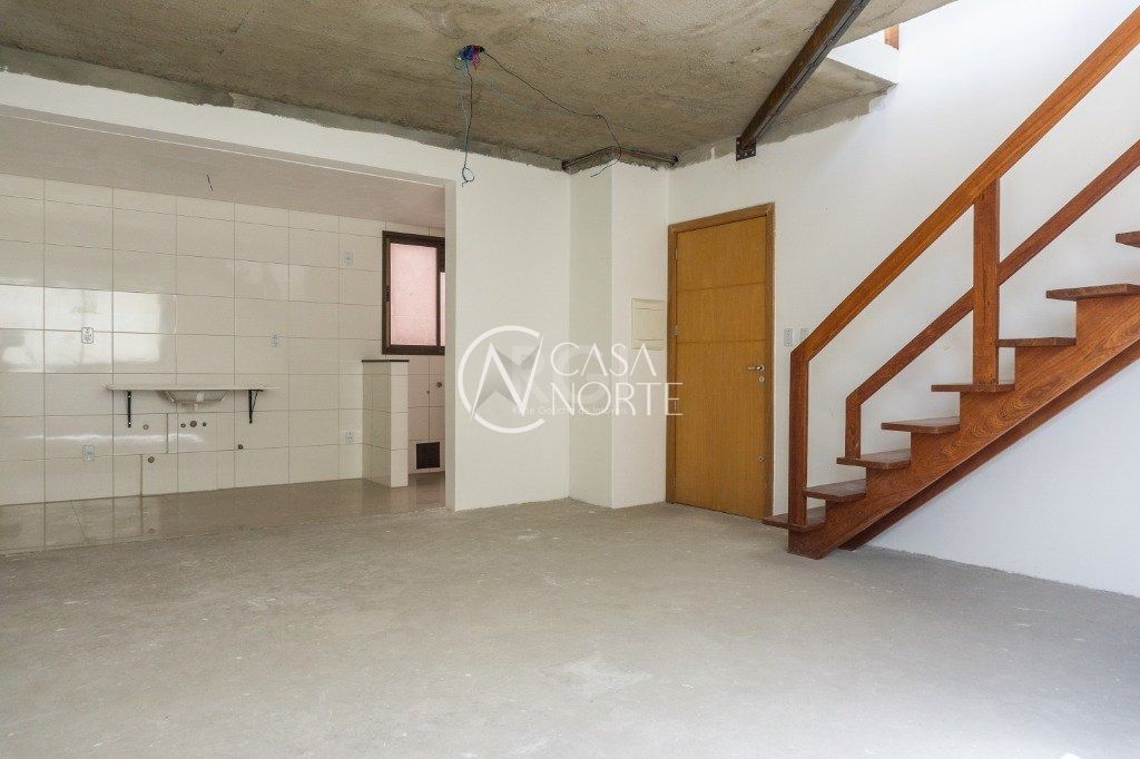 Cobertura à venda com 3 quartos, 174m², 1 suíte, 3 vagas, Rua Moema no bairro Chácara das Pedras em Porto Alegre