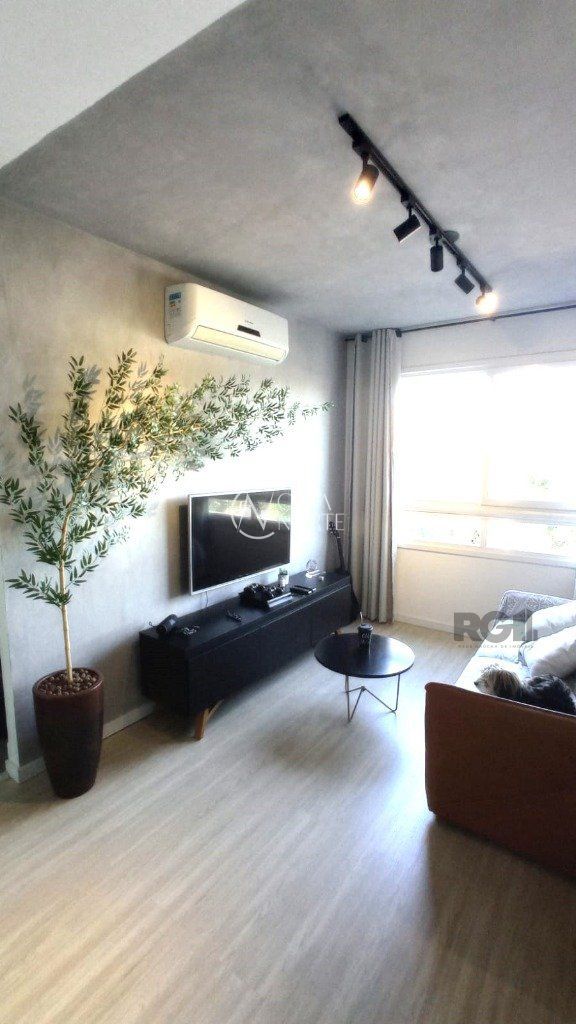 Apartamento à venda com 2 quartos, 64m², 1 suíte, 1 vaga, Travessa Jaguarão no bairro São João em Porto Alegre