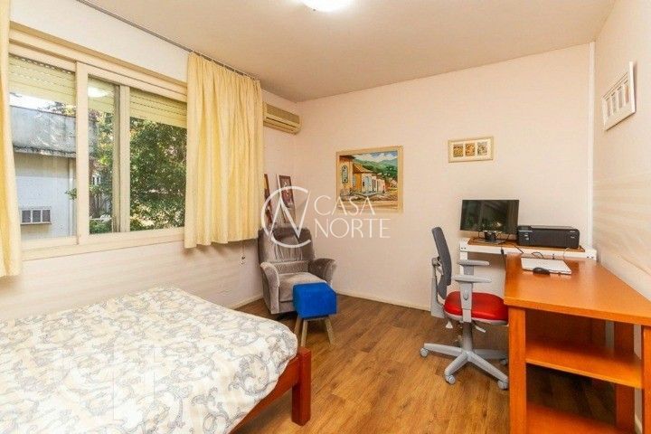 Apartamento à venda com 3 quartos, 2 suítes, 1 vaga, Avenida Iguassu no bairro Petrópolis em Porto Alegre