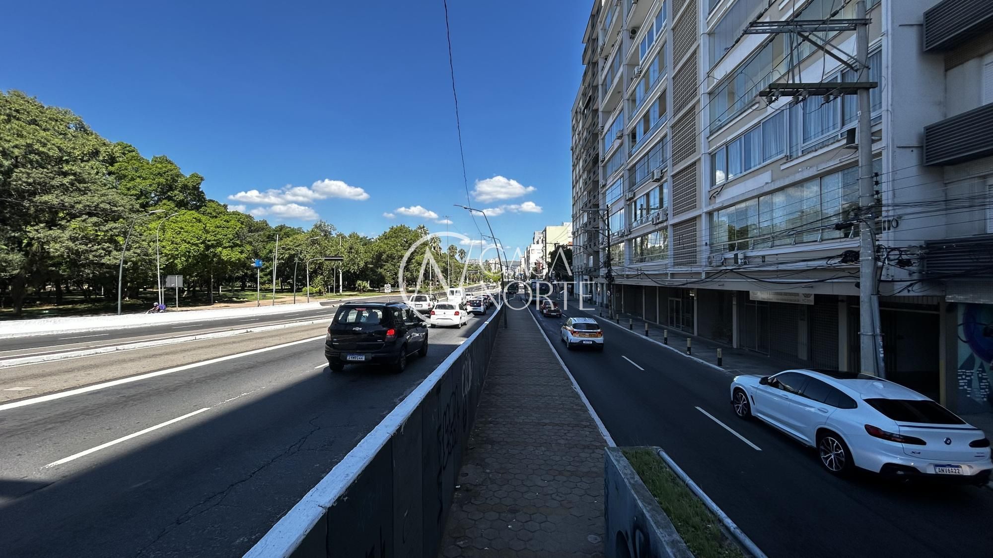 Sala Comercial à venda com 1 quarto, 61m², 2 vagas, Avenida João Pessoa no bairro Cidade Baixa em Porto Alegre