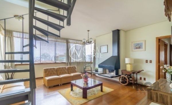 Cobertura à venda com 3 quartos, 245m², 1 suíte, 3 vagas, Rua Professor Freitas Cabral no bairro Jardim Botânico em Porto Alegre