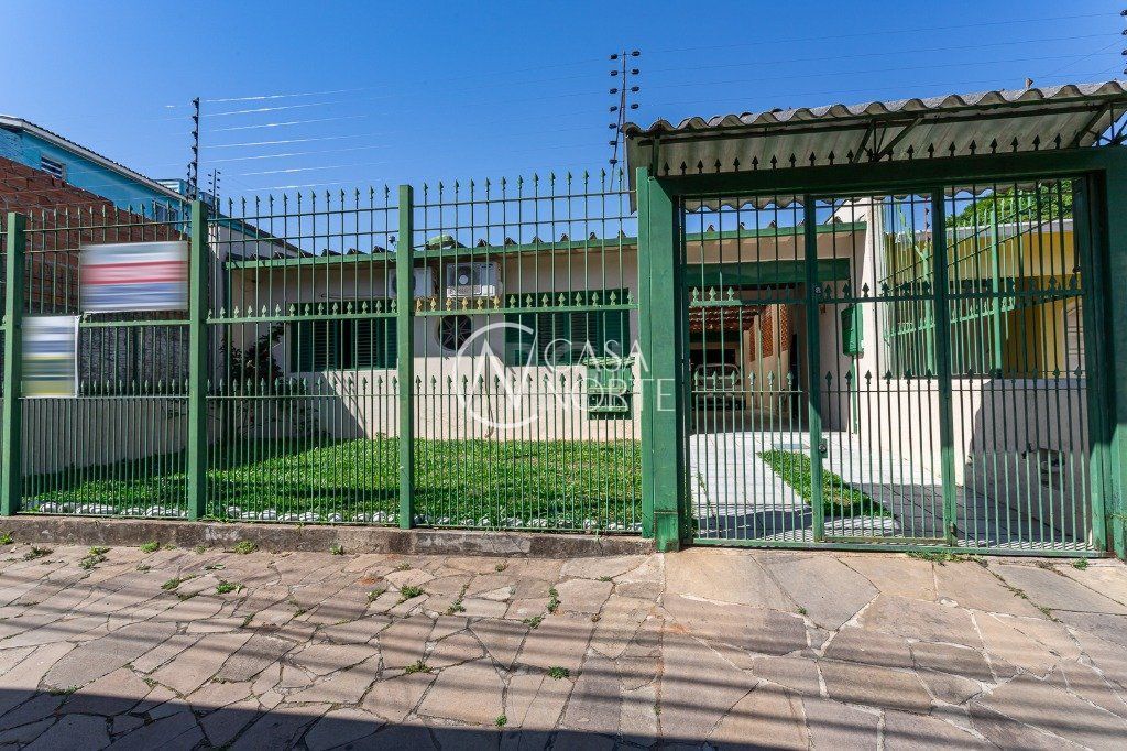 Casa à venda com 3 quartos, 143m², 1 suíte, 5 vagas, Rua Ideal no bairro Parque Santa Fé em Porto Alegre