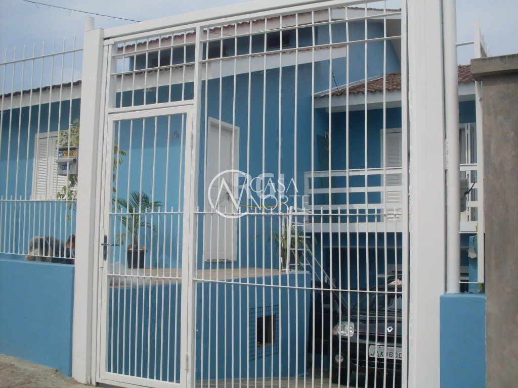 Casa à venda com 4 quartos, 184m², 1 suíte, 3 vagas, Rua Ernesto Dornelles no bairro Jardim Carvalho em Porto Alegre