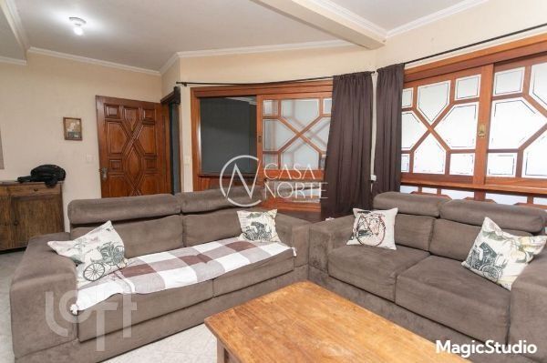 Casa à venda com 3 quartos, 218m², 1 suíte, 4 vagas, Avenida Ecoville no bairro Sarandi em Porto Alegre