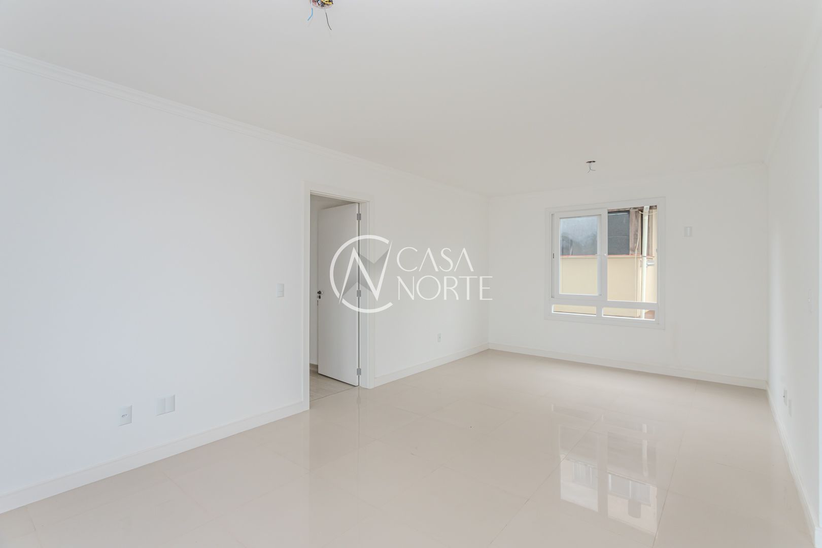 Apartamento à venda com 3 quartos, 122m², 1 suíte, 2 vagas, Rua Dona Ondina no bairro Menino Deus em Porto Alegre