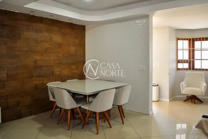 Casa à venda com 3 quartos, 150m², 1 suíte, 2 vagas, Rua Silvestre Sauter no bairro Hípica em Porto Alegre