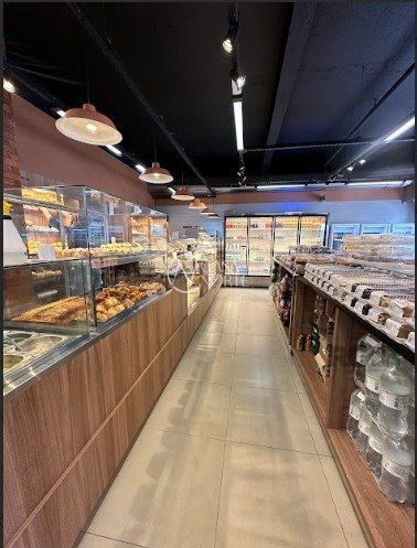 Loja à venda , 6 vagas, Rua Presidente Juarez no bairro São Sebastião em Porto Alegre