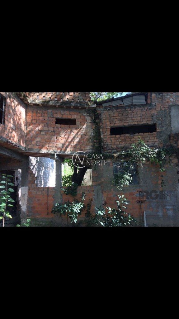 Terreno à venda  com 310m², Rua Tenente Portela no bairro Lomba do Pinheiro em Porto Alegre