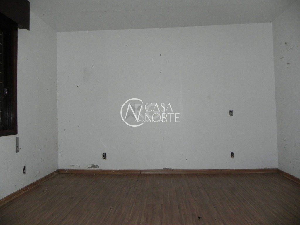 Casa à venda com 4 quartos, 110m², 1 suíte, 4 vagas, Avenida Bispo João Scalabrini no bairro Jardim Itu em Porto Alegre