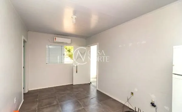 Casa à venda com 2 quartos, 94m², 1 suíte, 4 vagas, Beco do Carvalho no bairro Jardim Carvalho em Porto Alegre