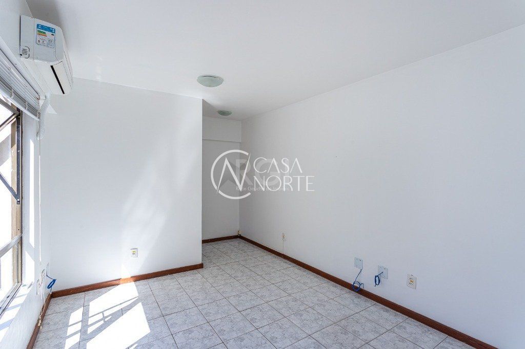 Sala Comercial à venda , 17m², Rua Sport Club São José no bairro Passo da Areia em Porto Alegre