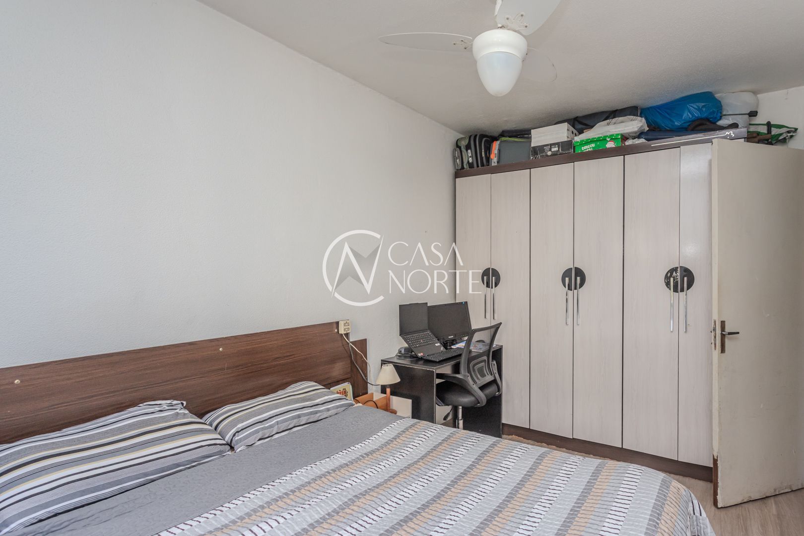 Apartamento à venda com 2 quartos, 46m², 1 vaga, Rua Padre Ângelo Corso no bairro Cavalhada em Porto Alegre