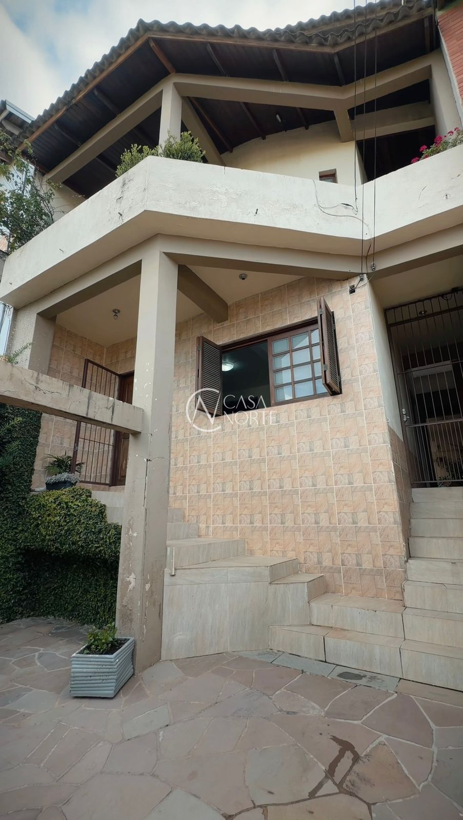 Casa à venda com 2 quartos, 300m², 2 vagas, Rua Manoel Ferrador no bairro Passo das Pedras em Porto Alegre