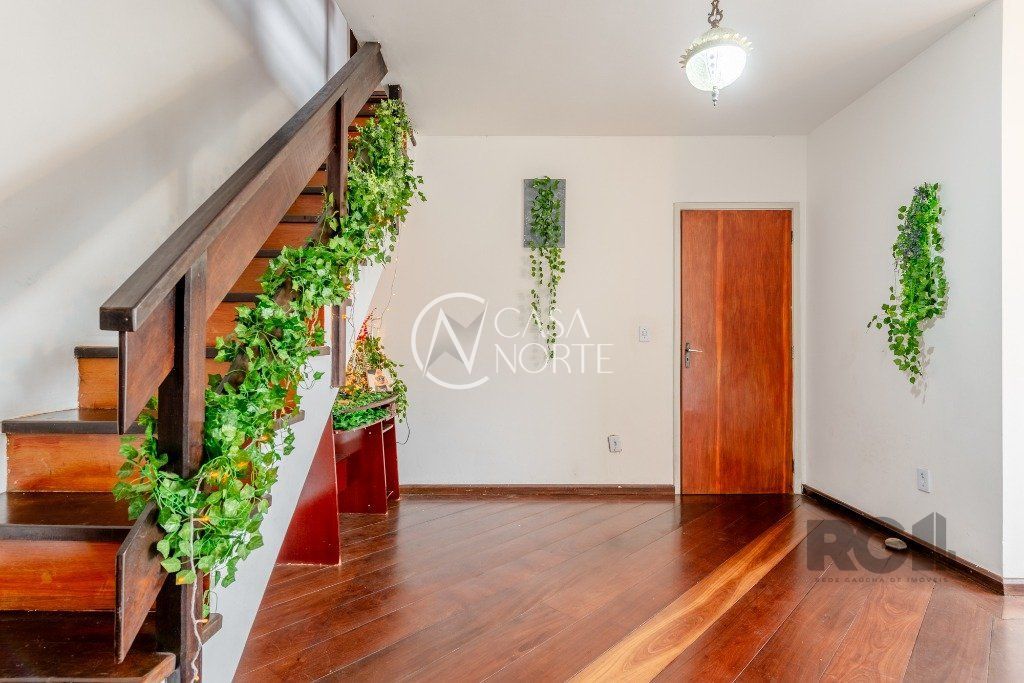 Cobertura à venda com 4 quartos, 145m², 1 vaga, Rua Barão de Itaqui no bairro Jardim São Pedro em Porto Alegre