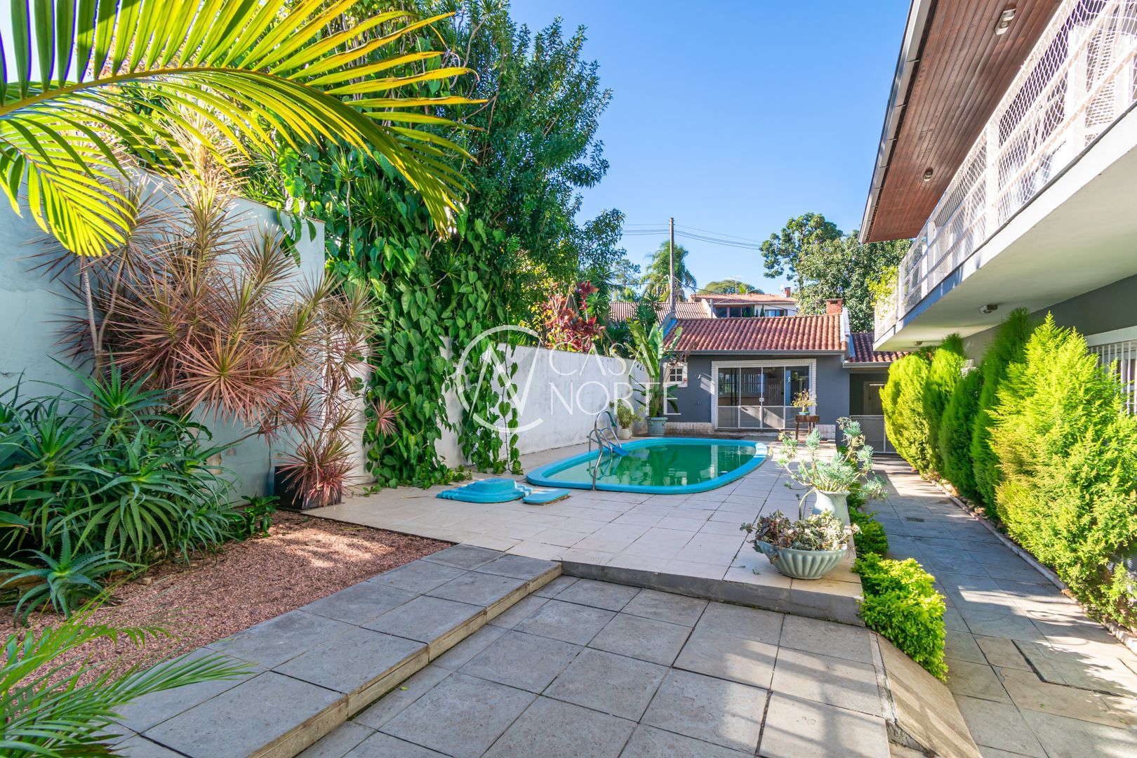 Casa à venda com 4 quartos, 334m², 2 suítes, 2 vagas, Rua José Pedro de Moura no bairro Ipanema em Porto Alegre