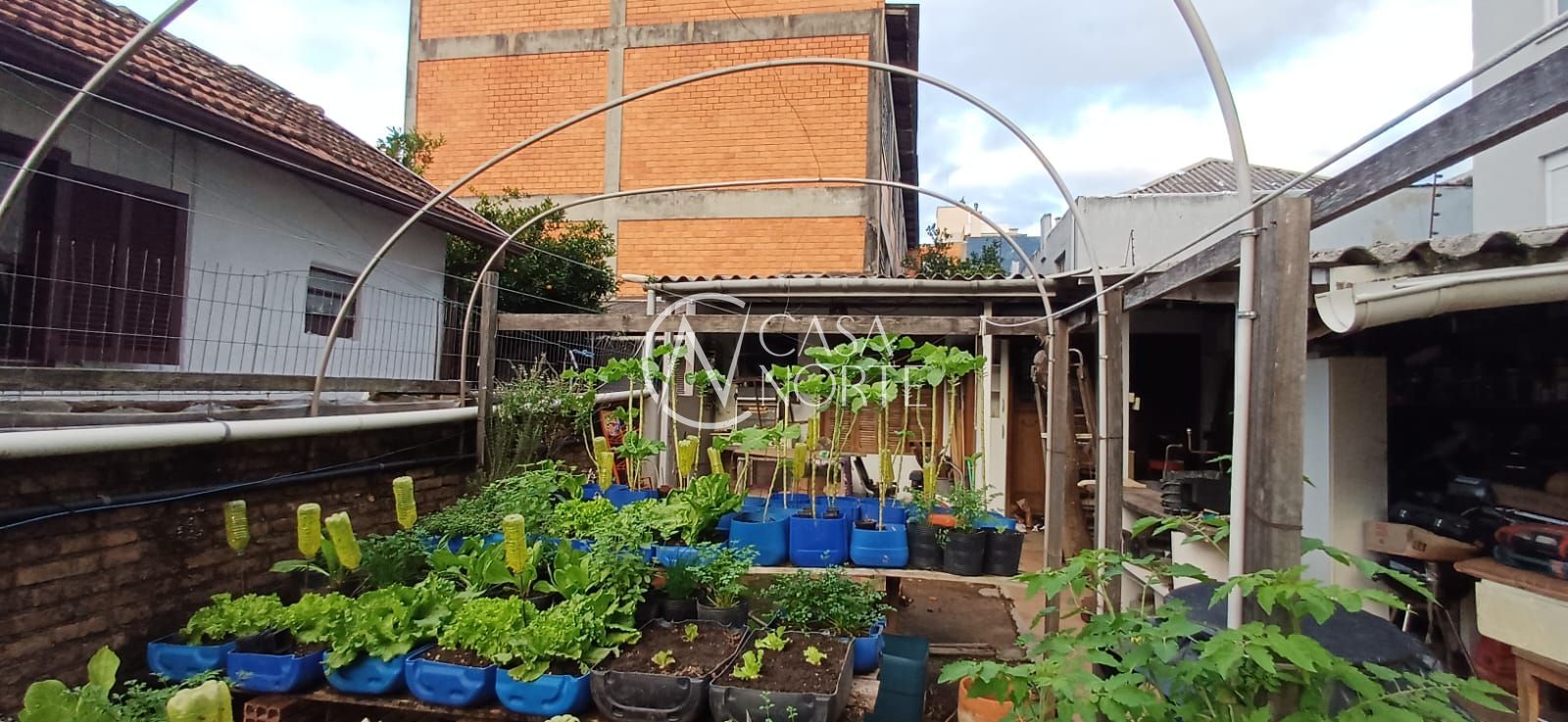Casa à venda com 2 quartos, 60m², Rua Chile no bairro Jardim Botânico em Porto Alegre