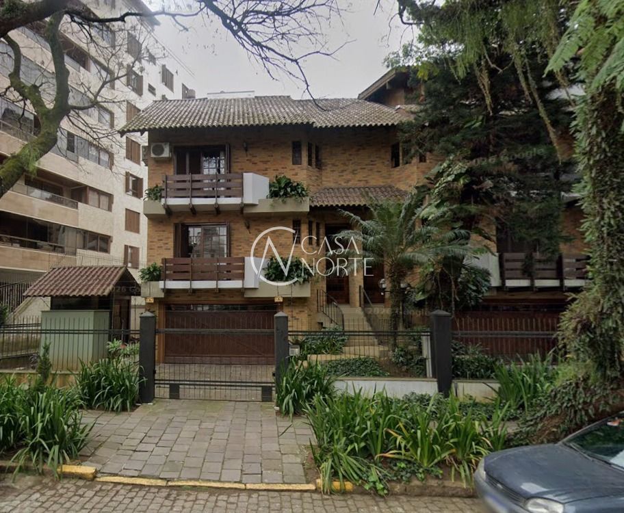 Casa à venda com 3 quartos, 330m², 1 suíte, 2 vagas, Rua Passo da Pátria no bairro Bela Vista em Porto Alegre