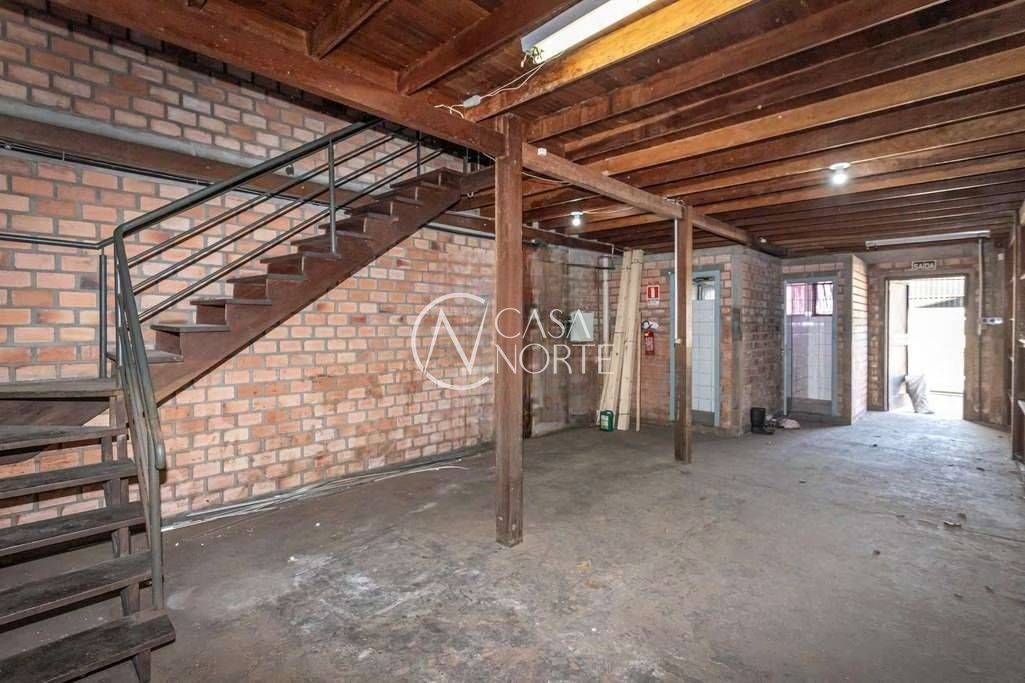 Galpão à venda com 2 quartos, 600m², Avenida Pernambuco no bairro Navegantes em Porto Alegre