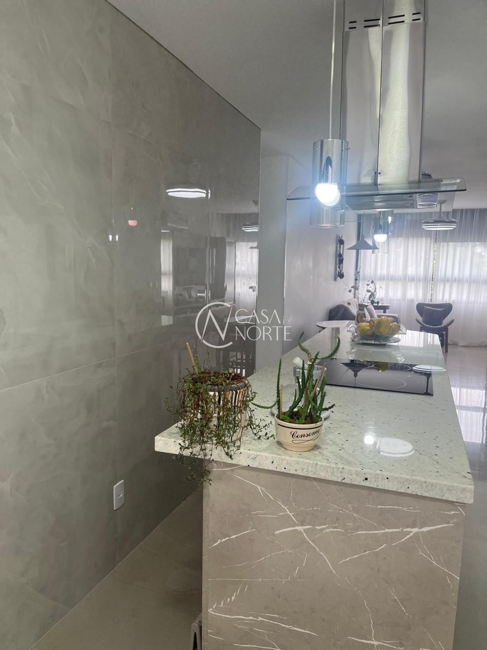 Apartamento à venda com 2 quartos, 68m², 1 suíte, 1 vaga, Rua Jaguari no bairro Cristal em Porto Alegre