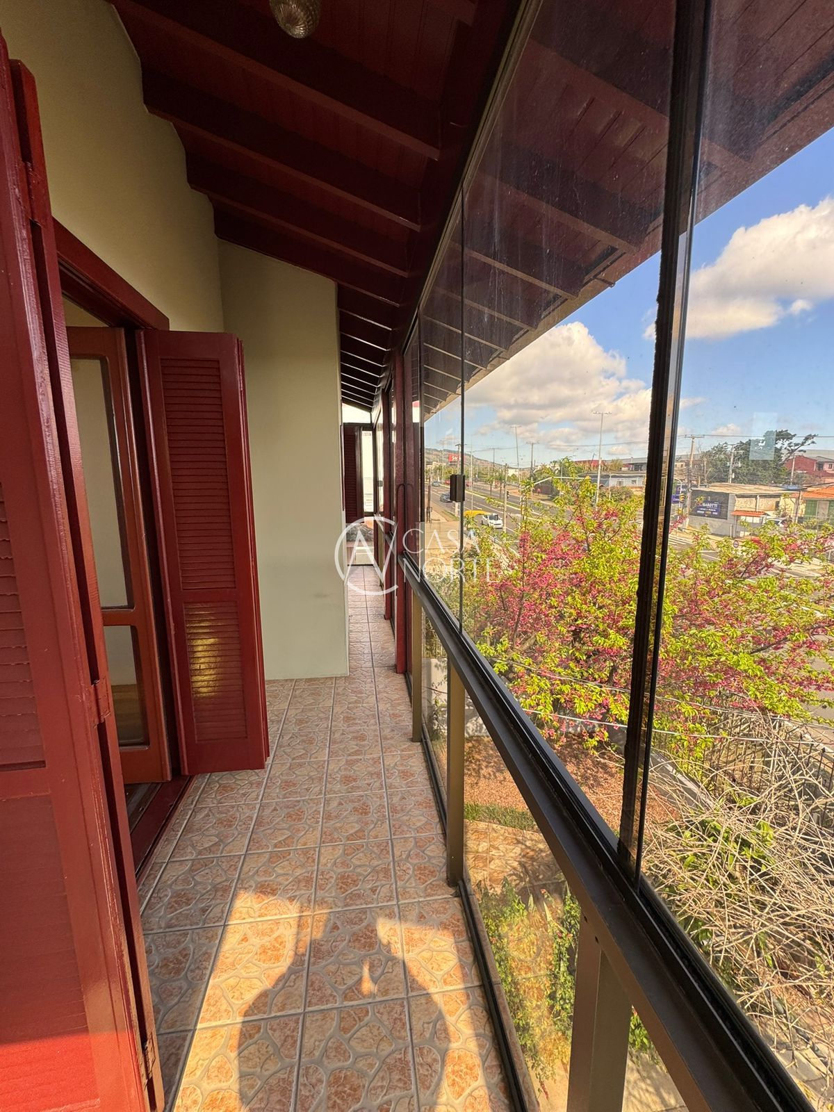 Casa à venda com 4 quartos, 182m², 3 vagas, Avenida Manoel Elias no bairro Jardim Leopoldina em Porto Alegre