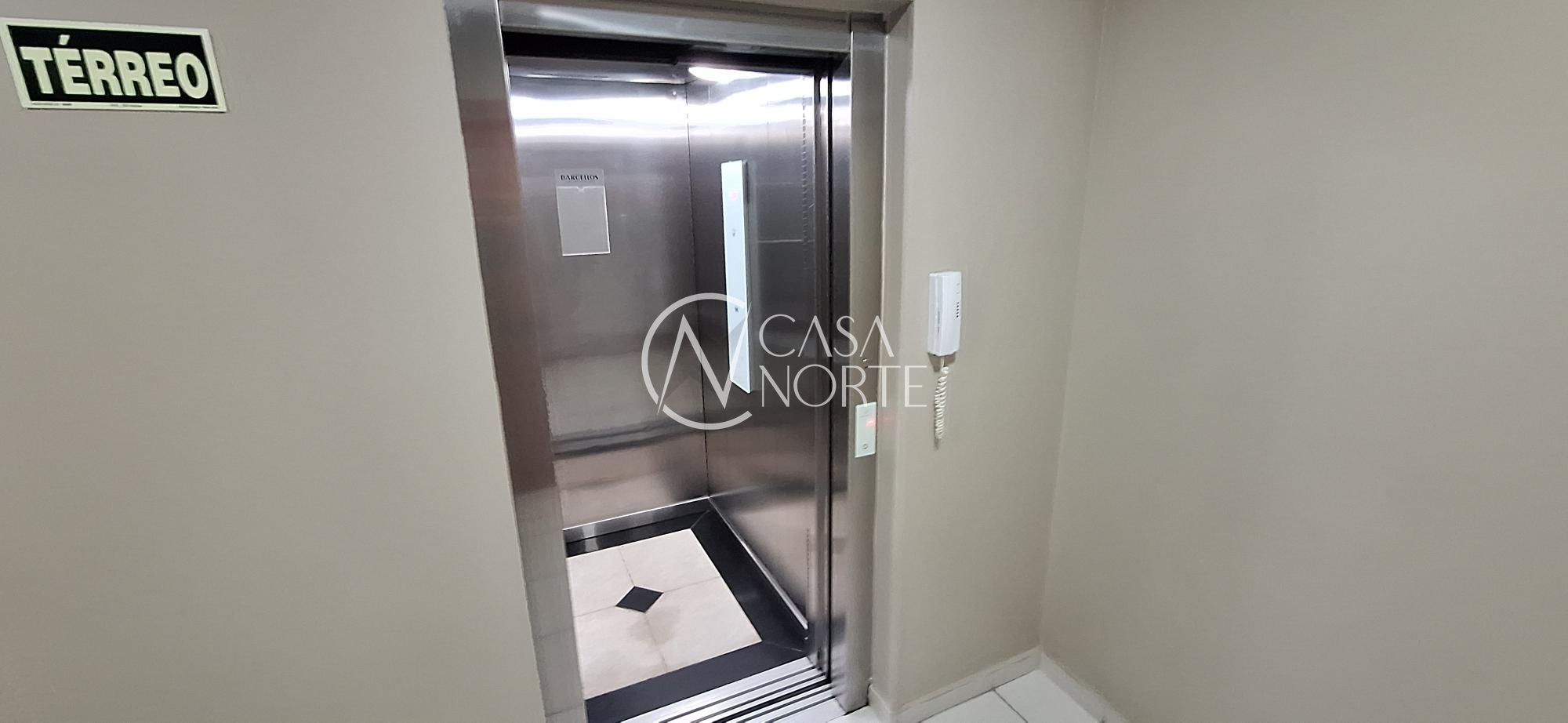 Apartamento à venda com 2 quartos, 6m², 1 suíte, 1 vaga, Travessa Alexandrino de Alencar no bairro Azenha em Porto Alegre