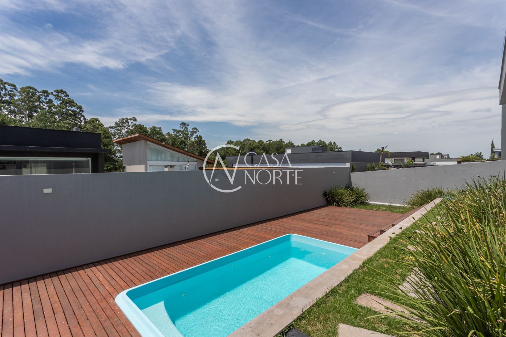 Casa de Condomínio à venda com 4 quartos, 484m², 4 suítes, 2 vagas, Estrada das Três Meninas no bairro Vila Nova em Porto Alegre