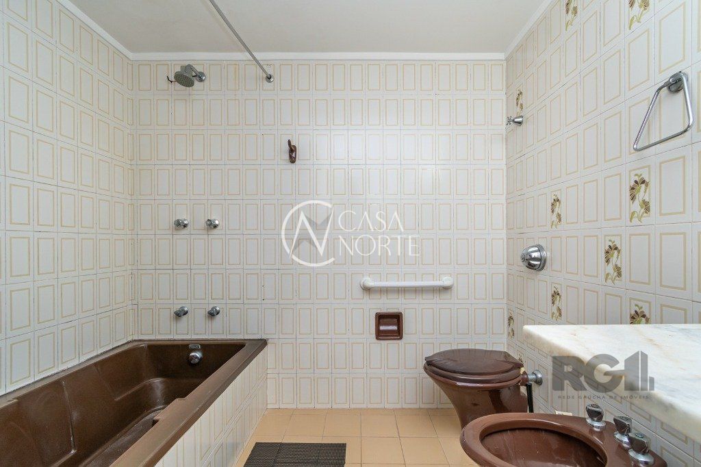 Apartamento à venda com 3 quartos, 129m², 1 suíte, 1 vaga, Rua Coronel Bordini no bairro Auxiliadora em Porto Alegre