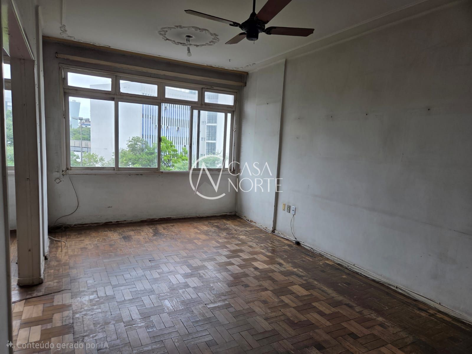 Apartamento à venda com 3 quartos, 107m², 1 suíte, Rua Ramiro Barcelos no bairro Santana em Porto Alegre