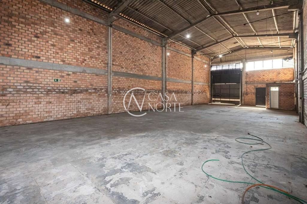 Galpão à venda com 2 quartos, 600m², Avenida Pernambuco no bairro Navegantes em Porto Alegre