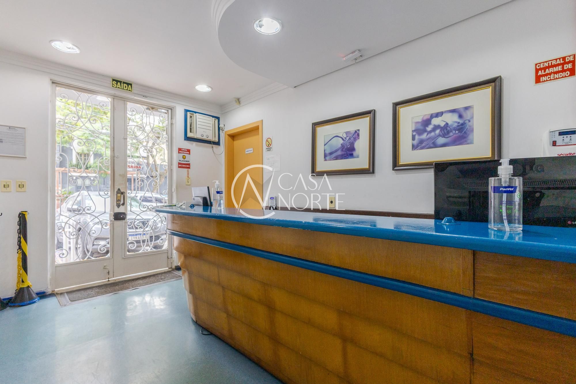 Casa Comercial à venda com 8 quartos, 912m², 4 vagas, Rua Castro Alves no bairro Rio Branco em Porto Alegre