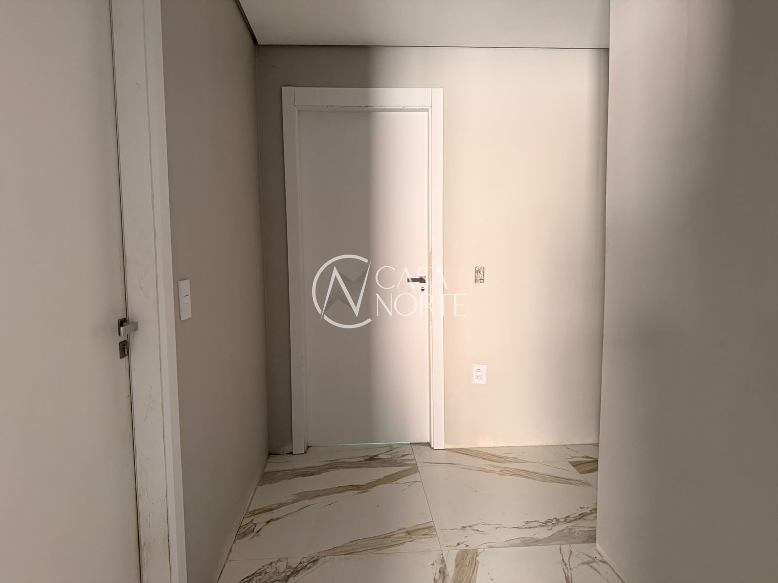 Casa à venda com 3 quartos, 160m², 1 suíte, 2 vagas, Avenida Uirapuru no bairro Jardim Carvalho em Porto Alegre