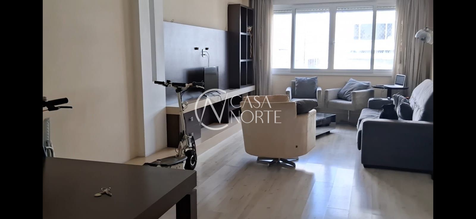 Apartamento à venda com 3 quartos, 132m², 1 suíte, 1 vaga, Rua Duque de Caxias no bairro Centro Histórico em Porto Alegre