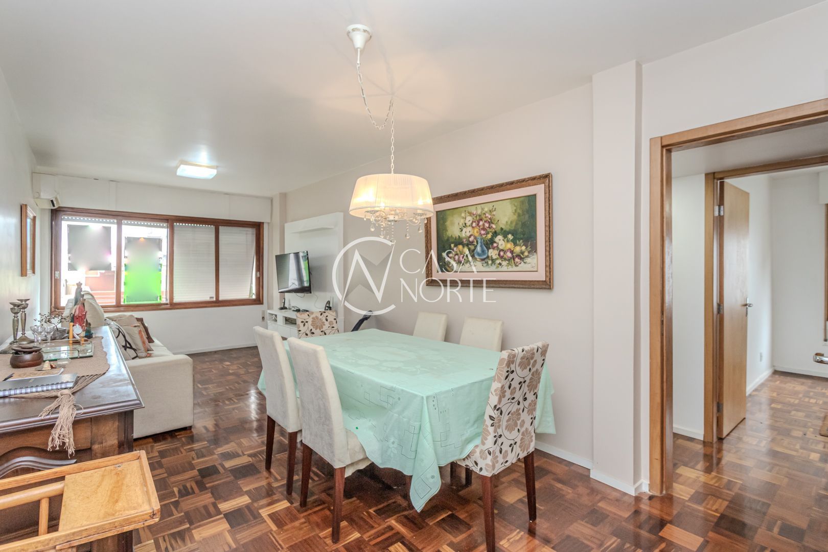 Apartamento à venda com 3 quartos, 106m², 1 suíte, 1 vaga, Rua Dona Eugênia no bairro Petrópolis em Porto Alegre