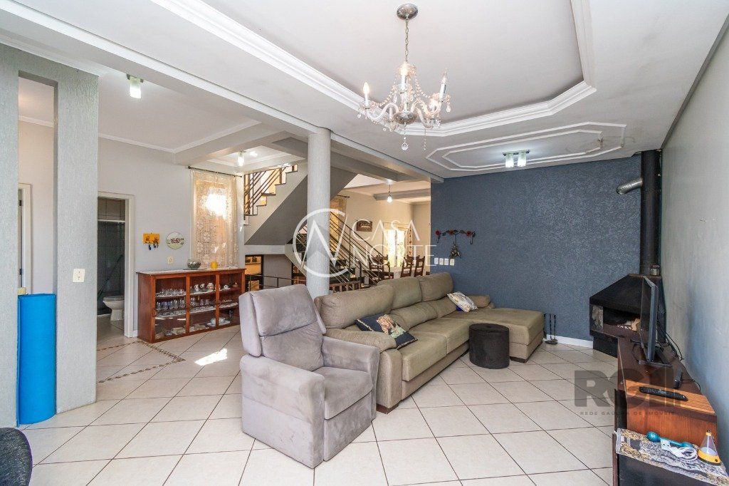 Casa à venda com 5 quartos, 380m², 4 suítes, 4 vagas, Rua Isidoro Trêssi no bairro Jardim Botânico em Porto Alegre