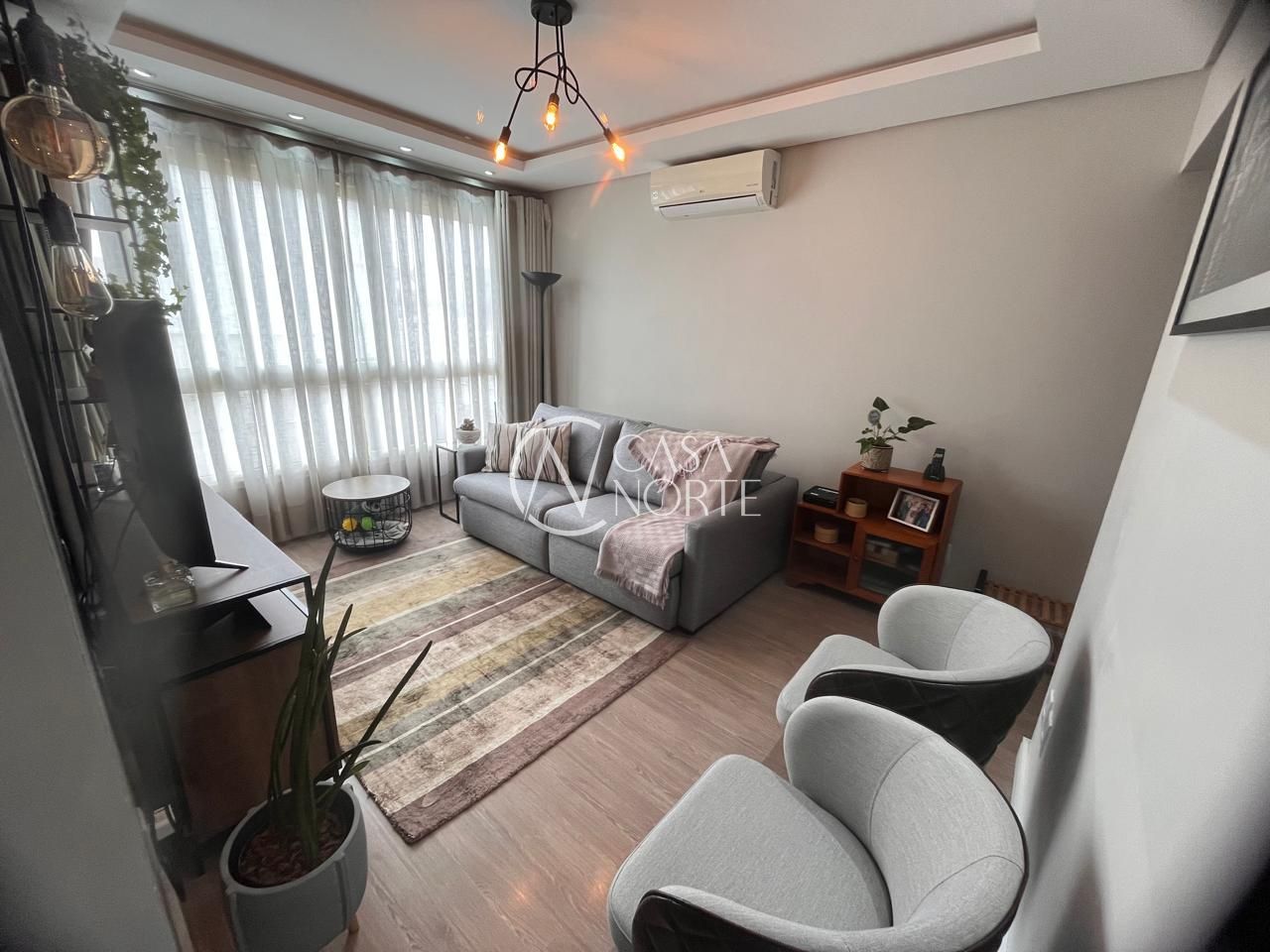 Apartamento à venda com 2 quartos, 70m², 1 vaga, Avenida Getúlio Vargas no bairro Menino Deus em Porto Alegre