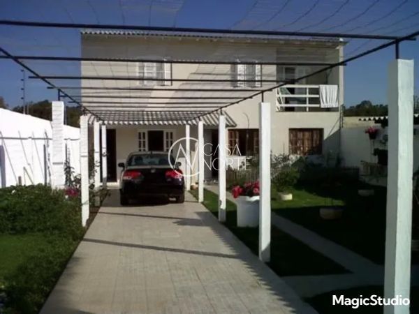 Casa à venda com 3 quartos, 220m², 1 suíte, 4 vagas, Rua Orlando Silva no bairro Jardim Leopoldina em Porto Alegre