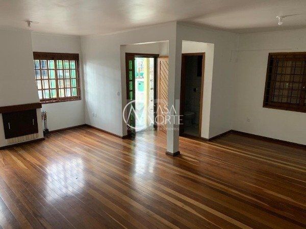 Casa à venda com 3 quartos, 183m², 1 suíte, 3 vagas, Rua Valparaiso no bairro Jardim Botânico em Porto Alegre