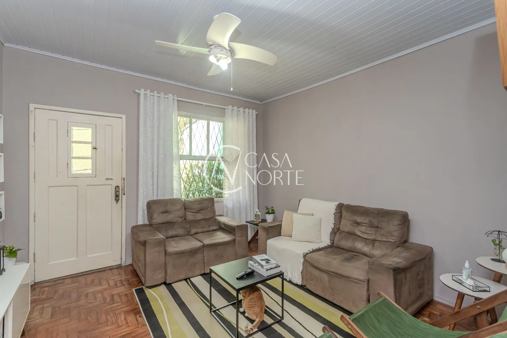 Casa à venda com 3 quartos, 174m², 1 vaga, Travessa Vileta no bairro Jardim Botânico em Porto Alegre