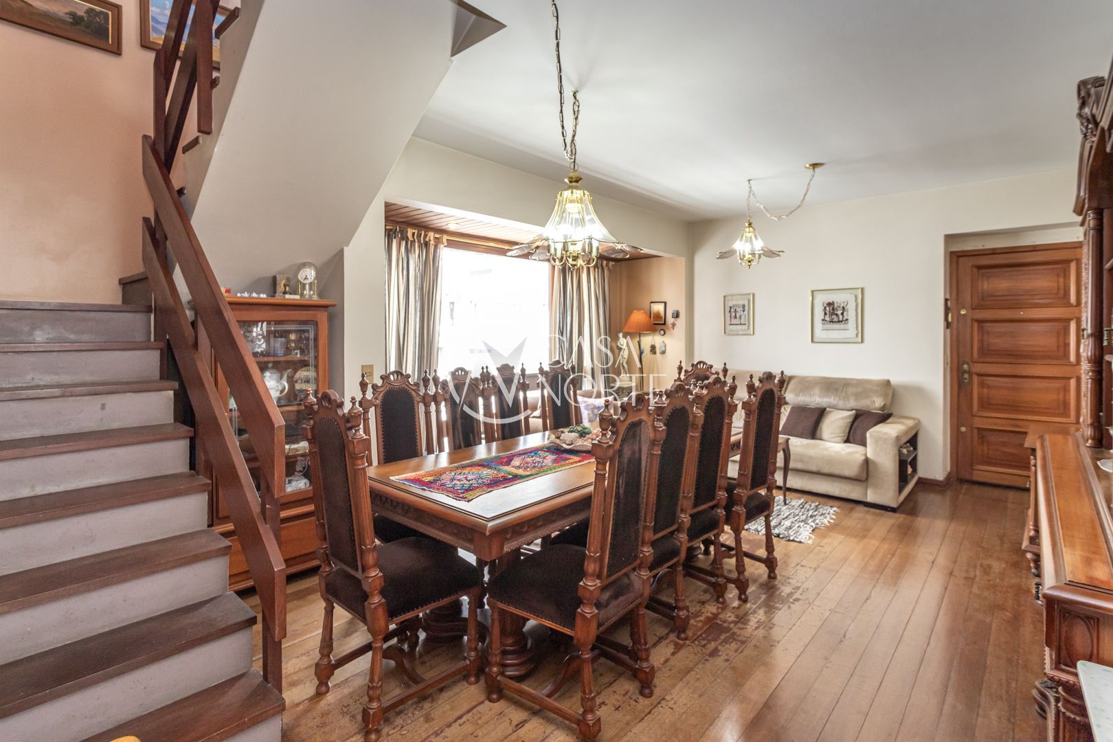 Cobertura à venda com 3 quartos, 261m², 1 suíte, 2 vagas, Rua Professor Cristiano Fischer no bairro Jardim do Salso em Porto Alegre