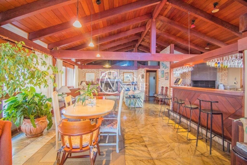 Duplex à venda com 5 quartos, 670m², 2 suítes, 2 vagas, Avenida Encantado no bairro Petrópolis em Porto Alegre