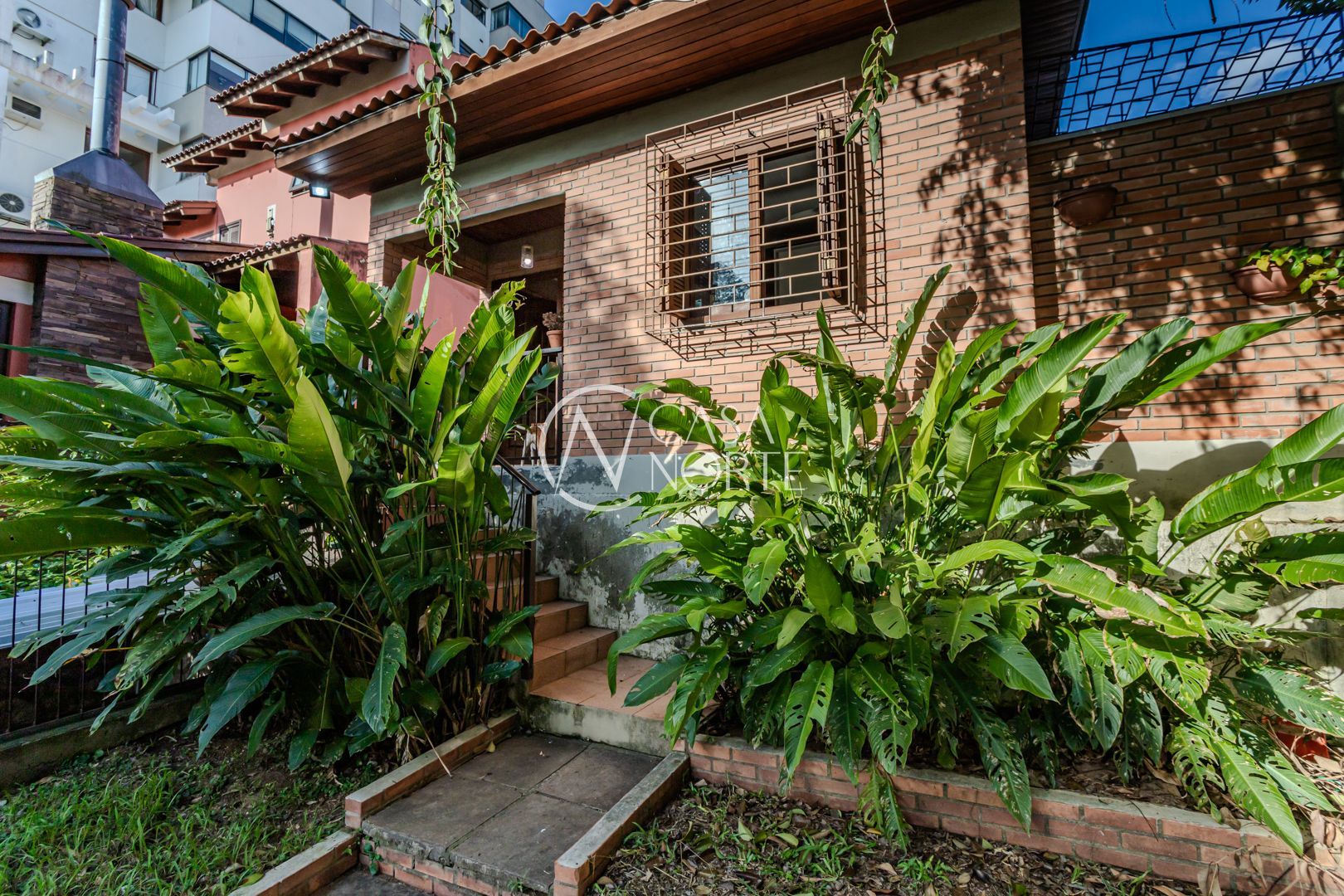 Casa à venda com 2 quartos, 86m², 1 suíte, 1 vaga, Rua Isidoro Trêssi no bairro Jardim Botânico em Porto Alegre