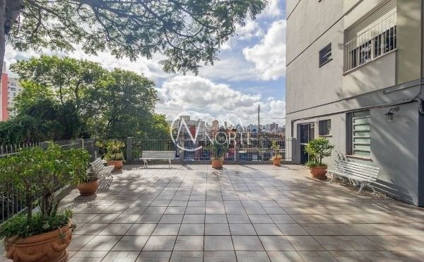 Apartamento à venda com 2 quartos, 76m², Rua Luiz de Camões no bairro Santo Antônio em Porto Alegre