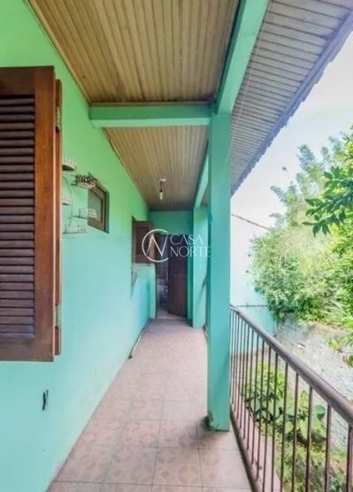 Casa à venda com 3 quartos, 262m², 1 suíte, 2 vagas, Rua Guadalajara no bairro Jardim Sabará em Porto Alegre