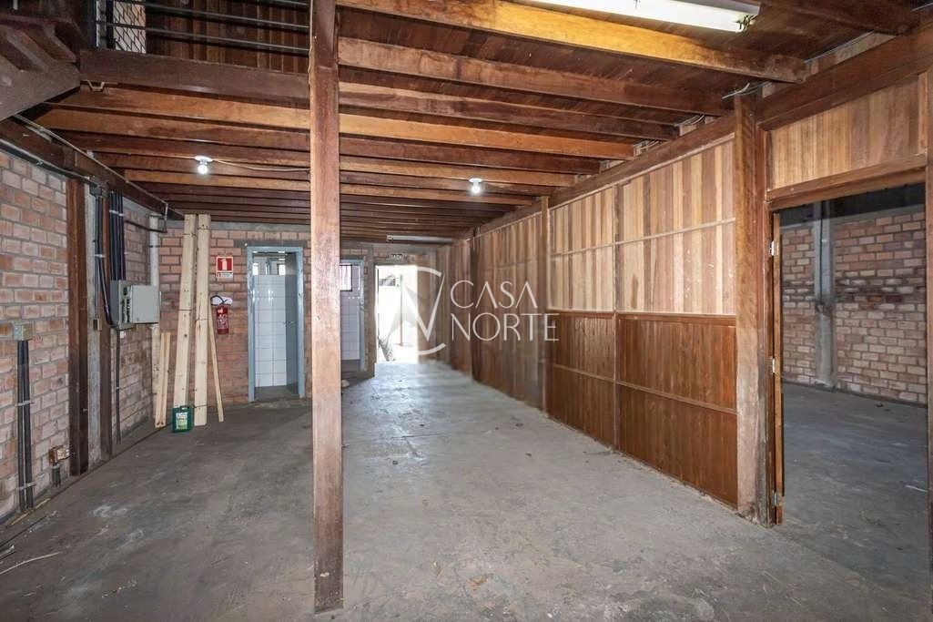 Galpão à venda com 2 quartos, 600m², Avenida Pernambuco no bairro Navegantes em Porto Alegre