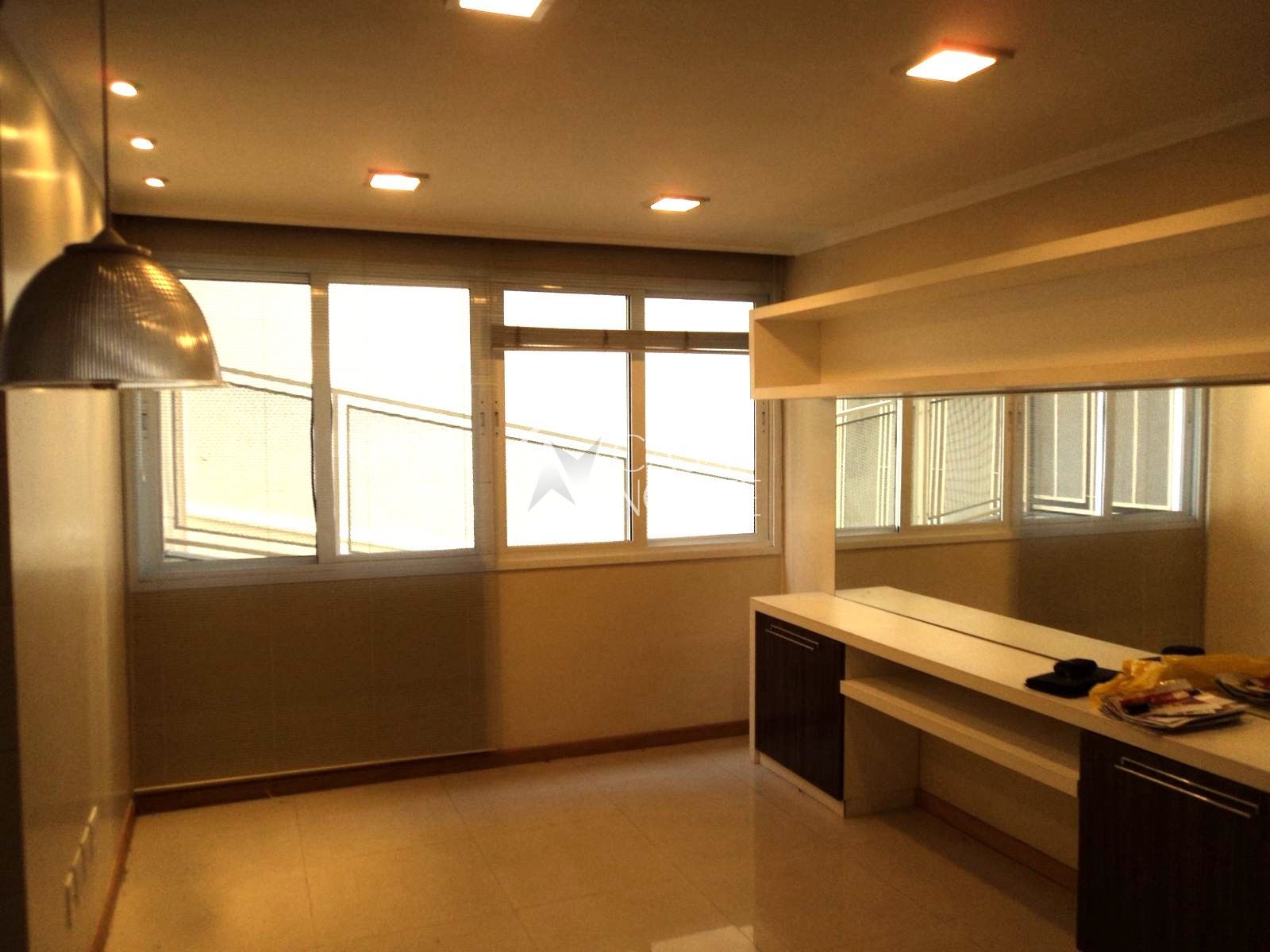 Apartamento à venda com 2 quartos, 58m², 1 suíte, 1 vaga, Avenida Osvaldo Aranha no bairro Bom Fim em Porto Alegre