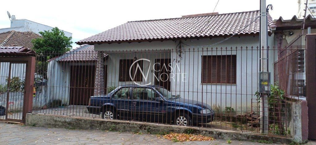 Casa à venda com 3 quartos, 180m², 1 suíte, 2 vagas, Rua Veríssimo Rosa no bairro Jardim Botânico em Porto Alegre