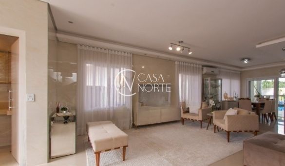 Casa à venda com 3 quartos, 185m², 1 suíte, 3 vagas, Rua Chácara das Nascentes no bairro Lomba do Pinheiro em Porto Alegre