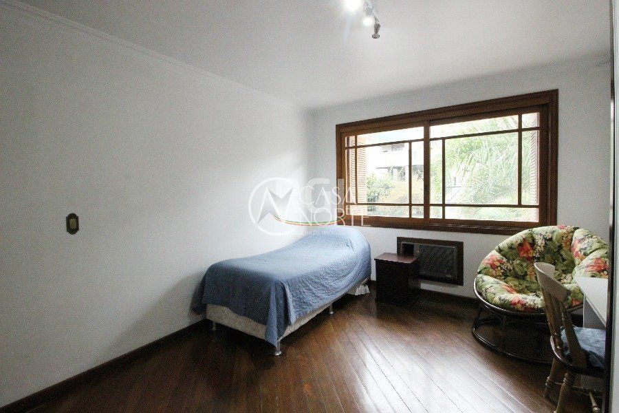 Casa à venda com 3 quartos, 280m², 2 vagas, Avenida Coronel Lucas de Oliveira no bairro Petrópolis em Porto Alegre